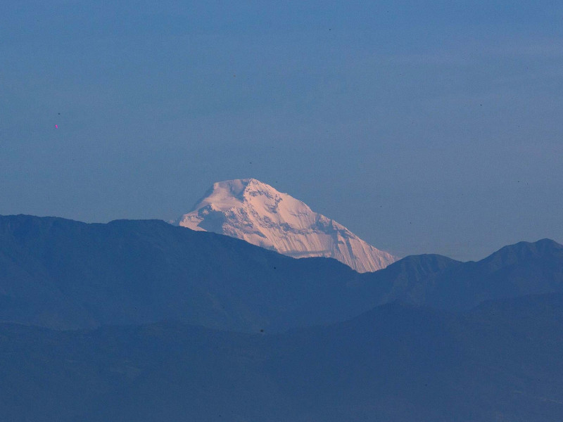 कपिलवस्तुको तौलिहवाबाट देखिएको हिमाल । तस्वीरहरु: रोयल थाई मोनास्ट्री, लुम्बिनी ।